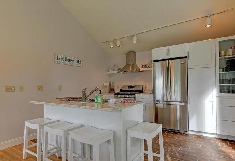 Отель Nanas Nest