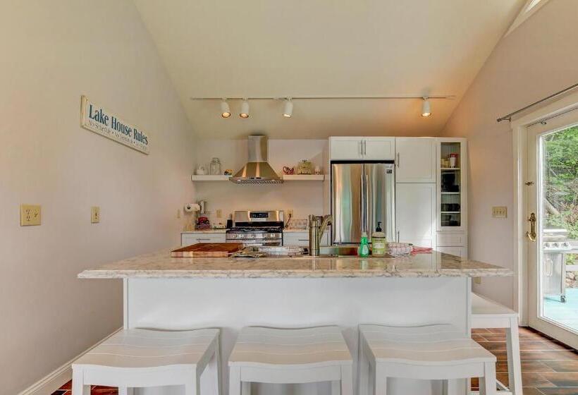 Отель Nanas Nest