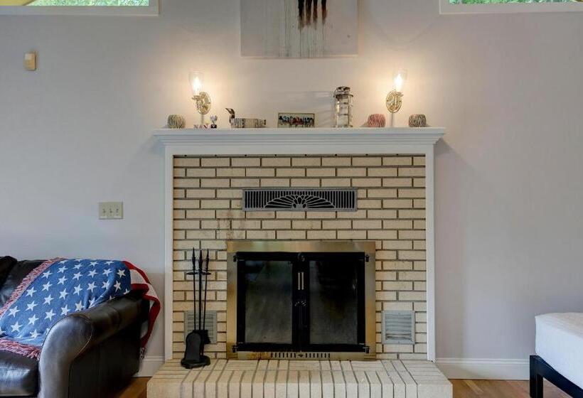 Отель Nanas Nest