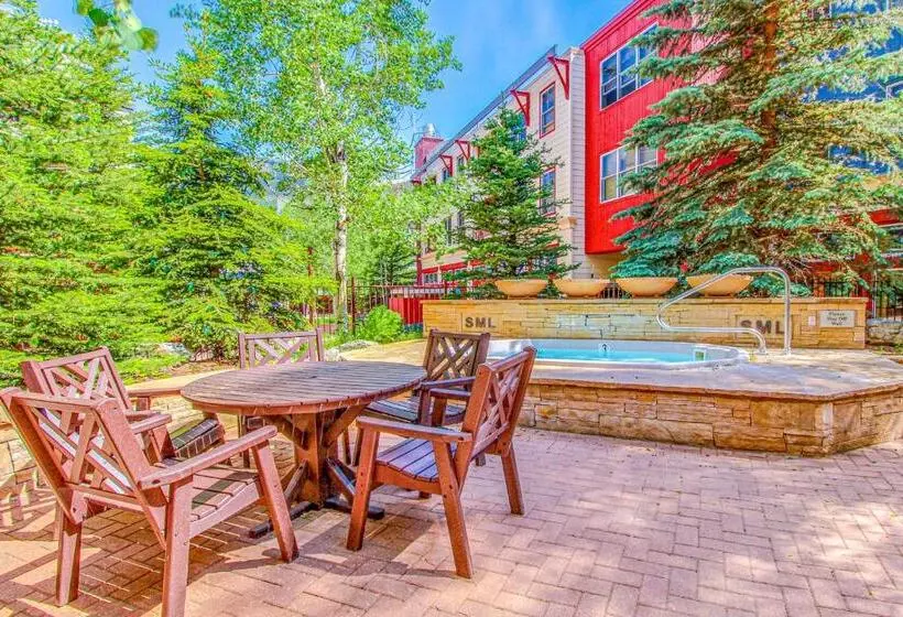 Hotelli Silvermill Lodge 8250