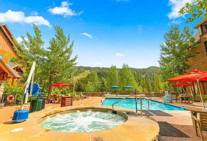 Hotelli Silvermill Lodge 8250