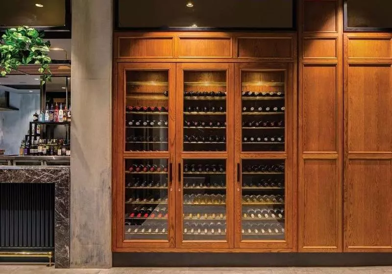 Avenue Hotel Canberra