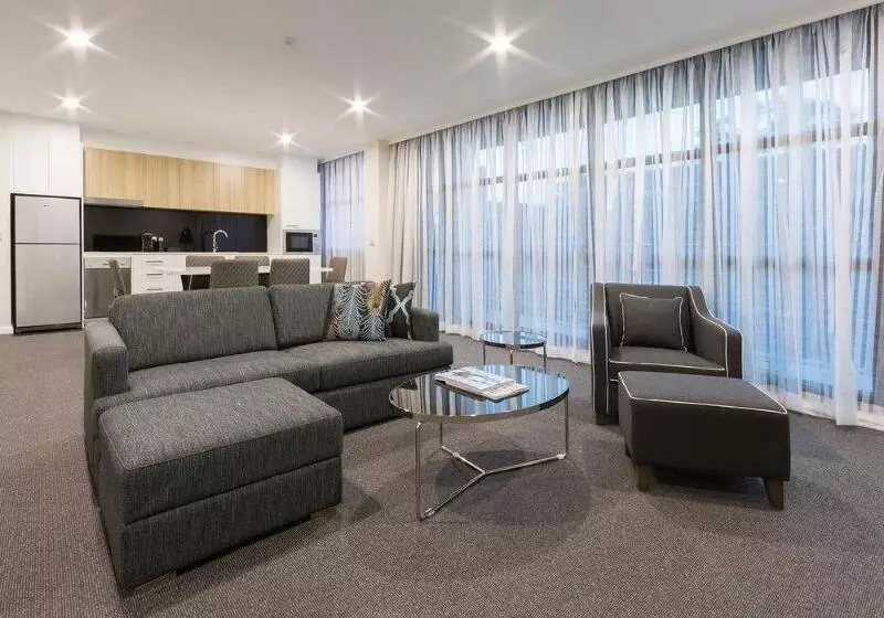 Avenue Hotel Canberra