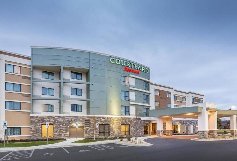 فندق Courtyard By Marriott Bismarck North