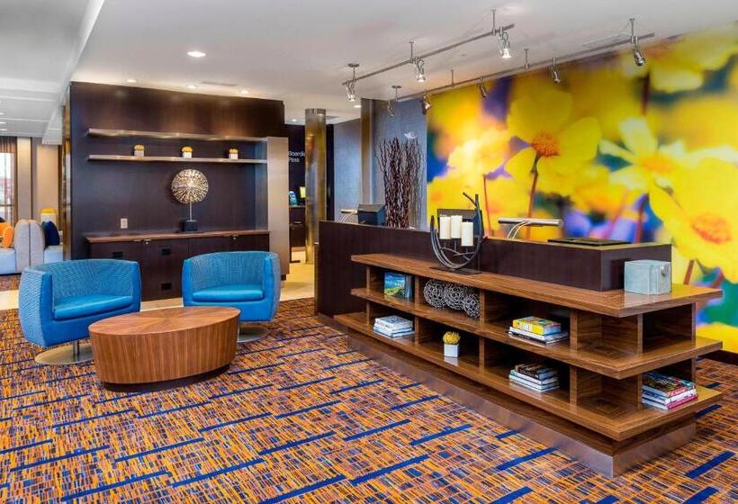 فندق Courtyard By Marriott Bismarck North