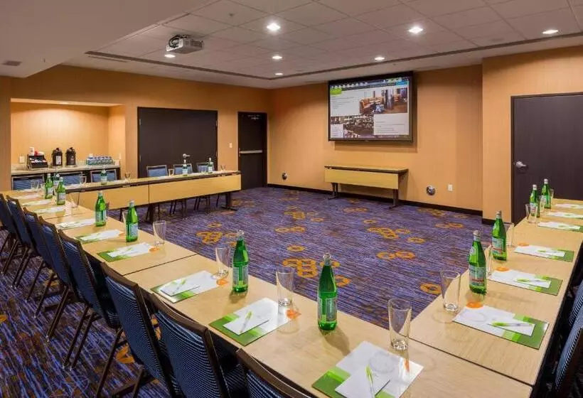 酒店 Courtyard By Marriott Bismarck North