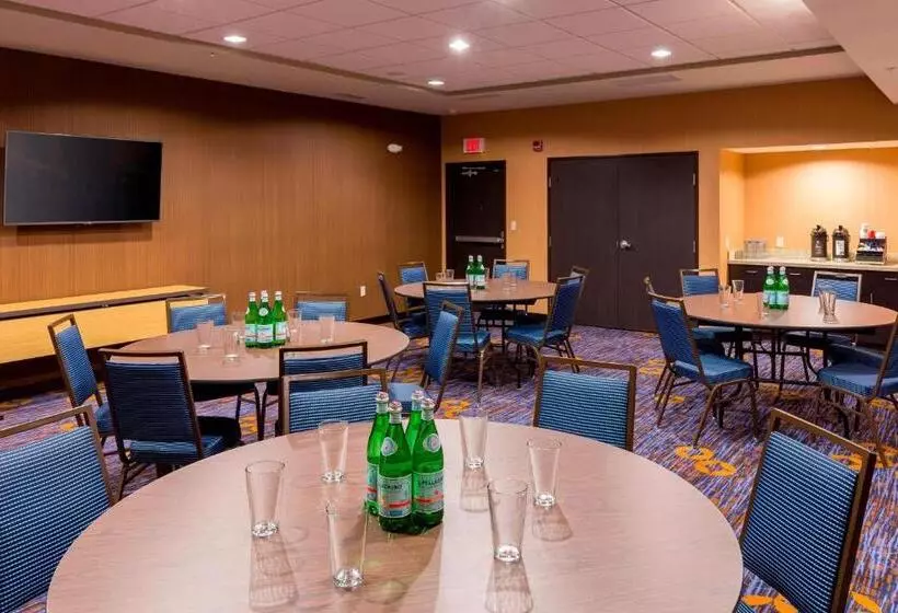 酒店 Courtyard By Marriott Bismarck North