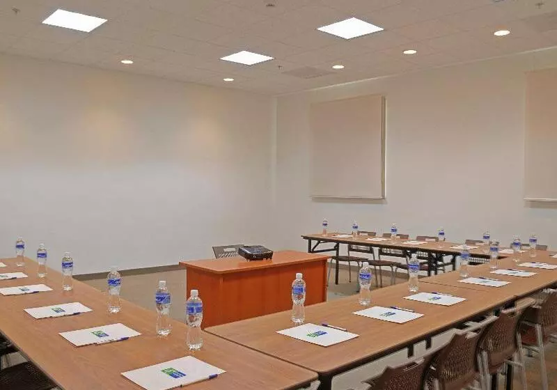 هتل Holiday Inn Express Tegucigalpa, An Ihg