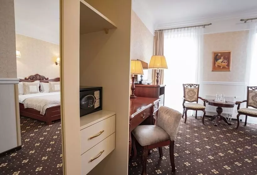 فندق Kavalier Boutique