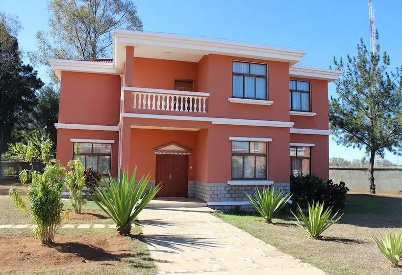 هتل Madagascar Golden Peacock