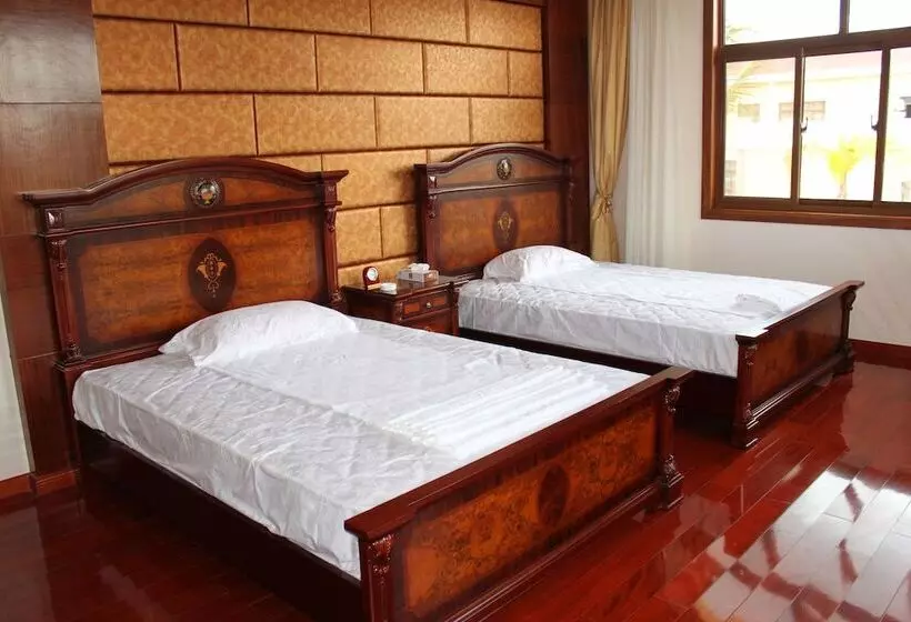 هتل Madagascar Golden Peacock