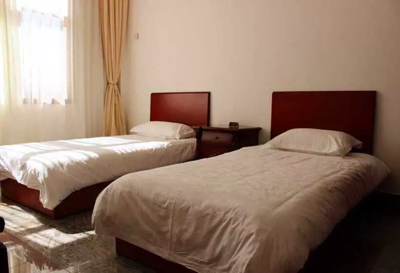 هتل Madagascar Golden Peacock