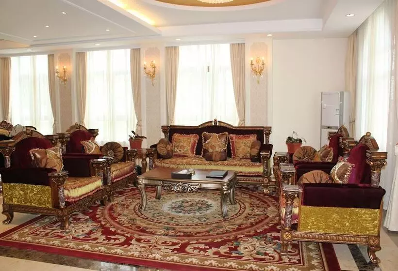 هتل Madagascar Golden Peacock