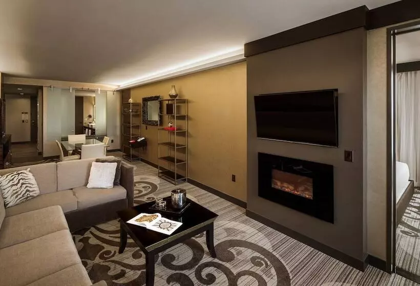 ホテル Metropolitan At The 9, Autograph Collection