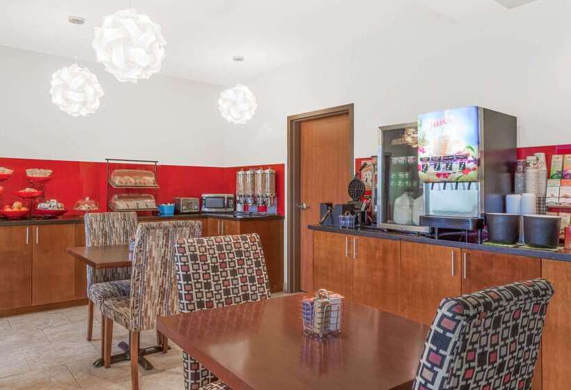 בית מלון כפרי Ramada By Wyndham Carlyle