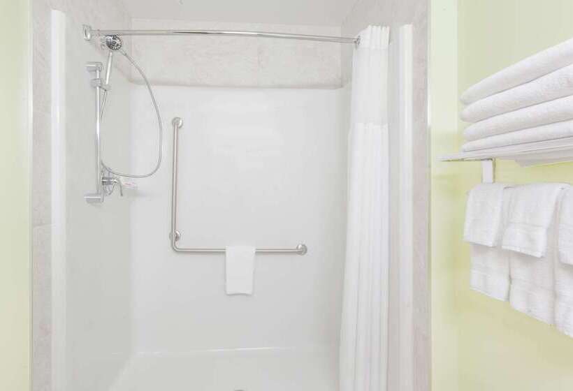 בית מלון כפרי Ramada By Wyndham Carlyle