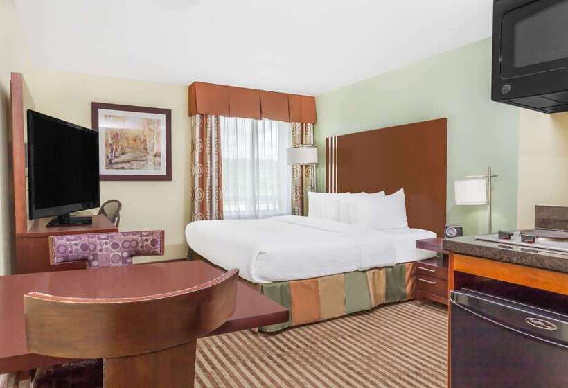 בית מלון כפרי Ramada By Wyndham Carlyle