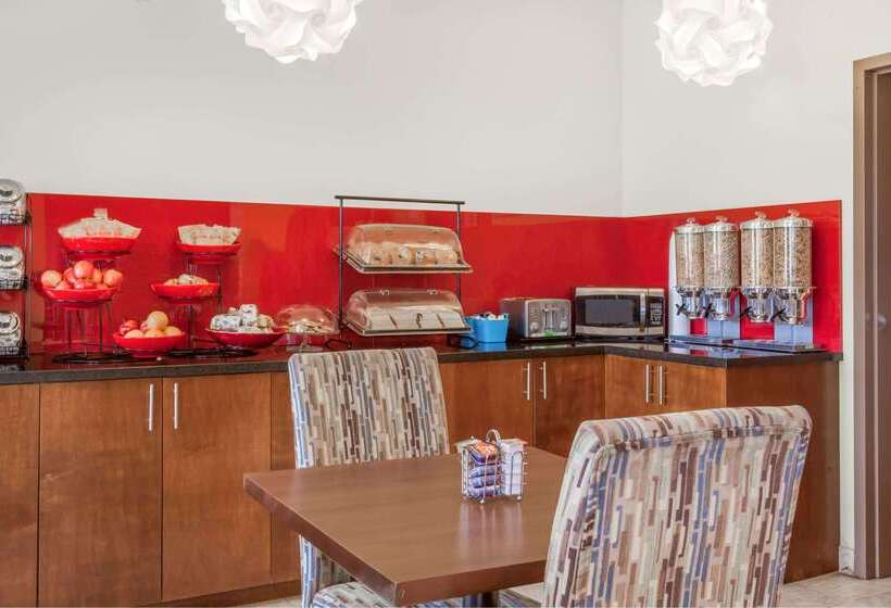 בית מלון כפרי Ramada By Wyndham Carlyle