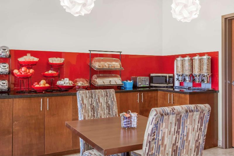 בית מלון כפרי Ramada By Wyndham Carlyle