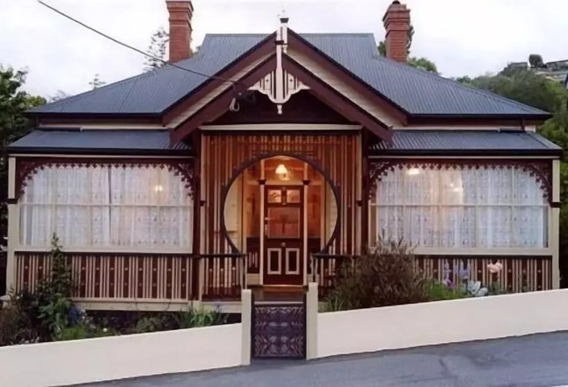 هتل The Duck House