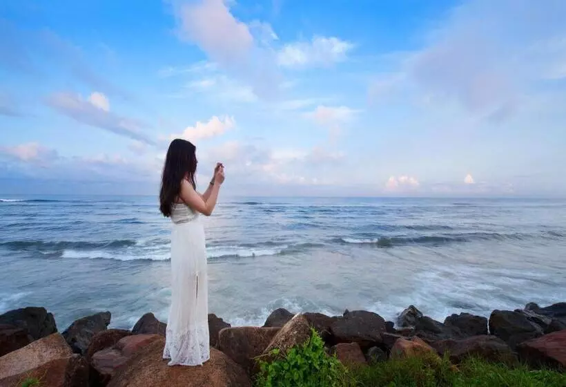 호텔 The Ocean Colombo