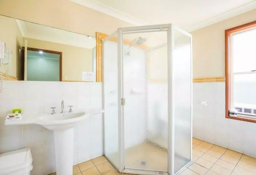 Nightcap At Federal Hotel Toowoomba