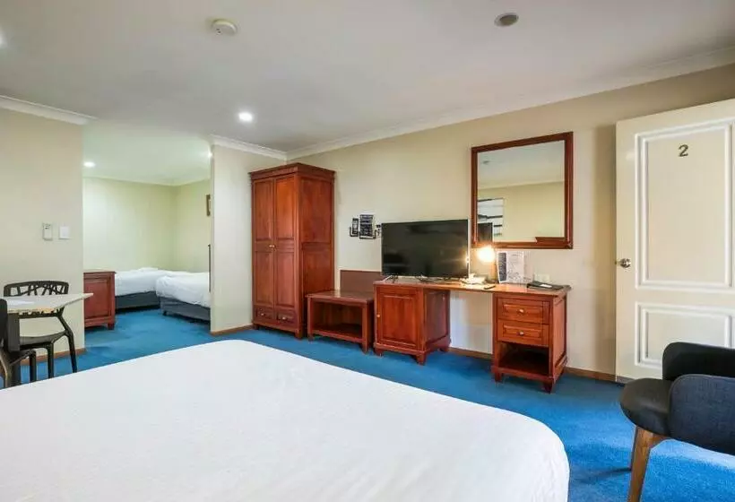 Nightcap At Federal Hotel Toowoomba