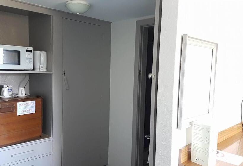 The Menai Hotel Motel