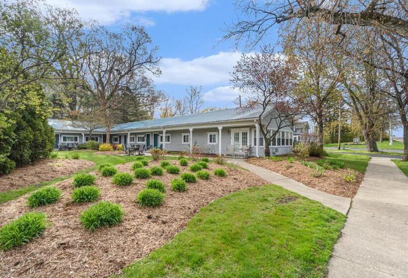 فندق Arrowhead Resort