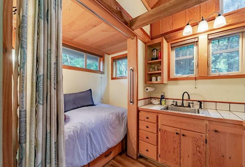 Отель Dear Ol  Dad S Cabin