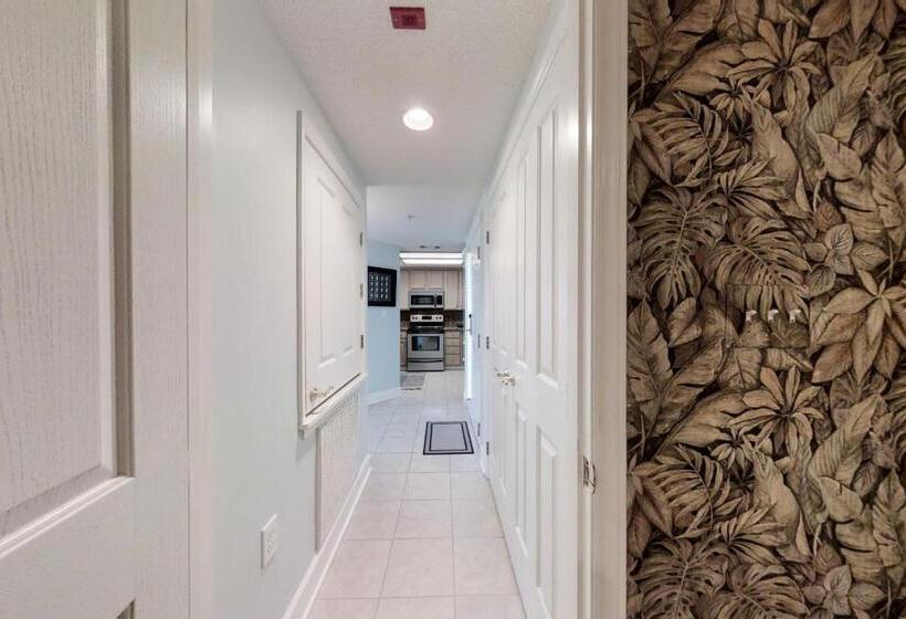 هتل Hampton Place 5501