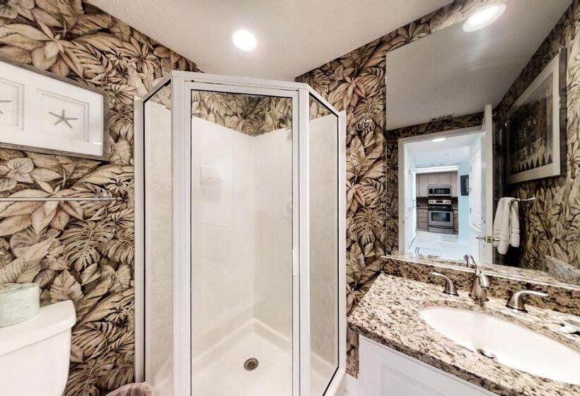 هتل Hampton Place 5501