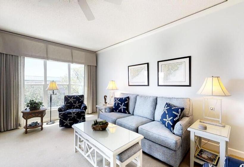 هتل Hampton Place 5501