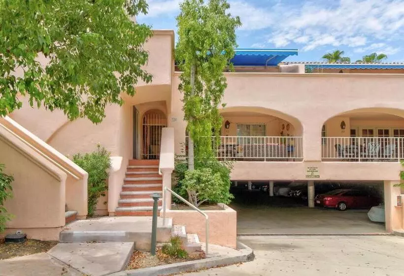 Hotelli Sunny Palm Springs Retreat Permit# 58428