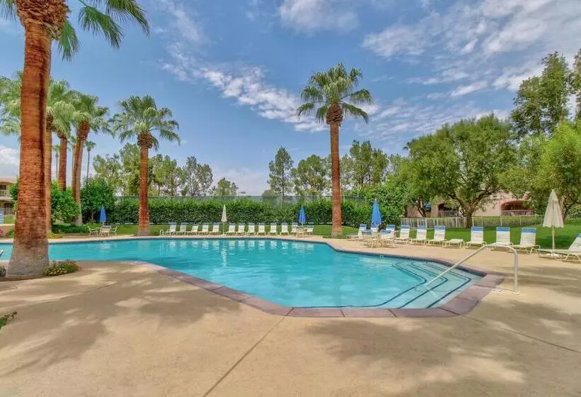 Hotelli Sunny Palm Springs Retreat Permit# 58428