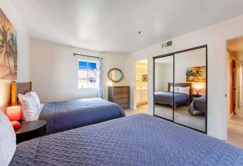 Hotelli Sunny Palm Springs Retreat Permit# 58428