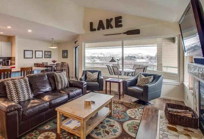 ホテル Wapato Point Halmalka Condo 511a