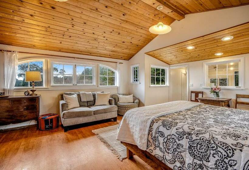 Отель Caspar S Little Retreat