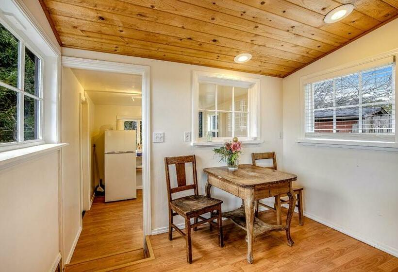 Отель Caspar S Little Retreat