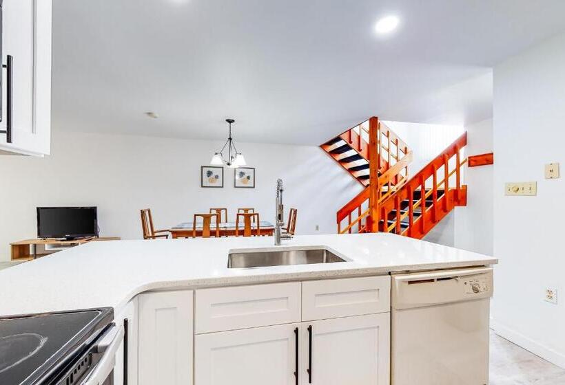 Отель Mountainside Oasis