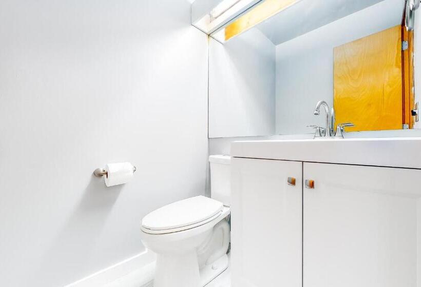 Отель Mountainside Oasis