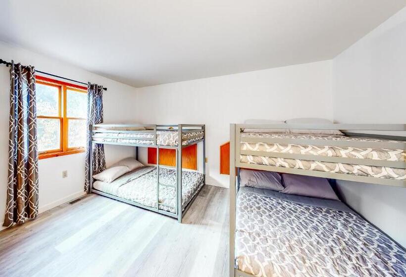 Отель Mountainside Oasis