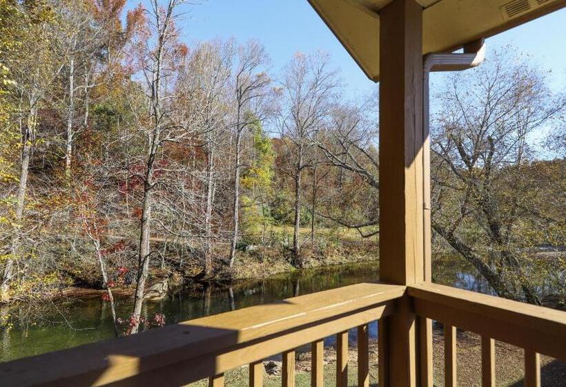 호텔 The Bears Den