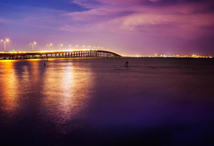 فندق The Waves #a1