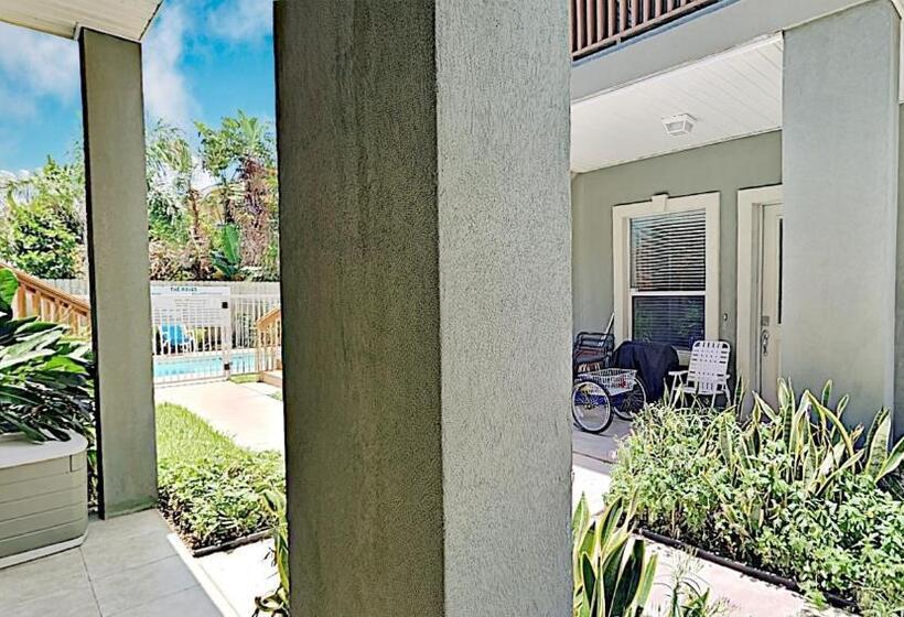 فندق The Waves #a1