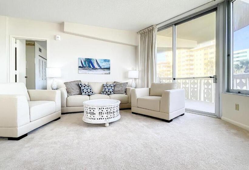 호텔 Golden Arms 111