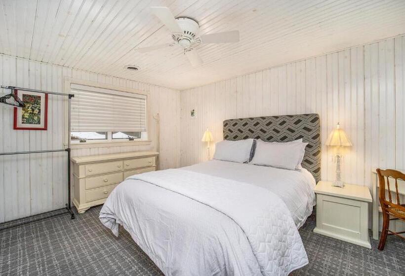 Отель Lake Daze