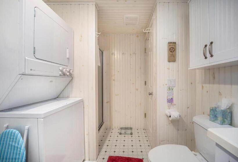 Отель Lake Daze