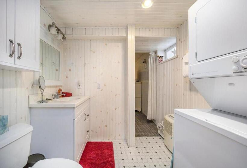 Отель Lake Daze