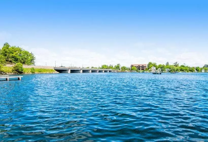 ホテル Lake Minocqua Lakeview